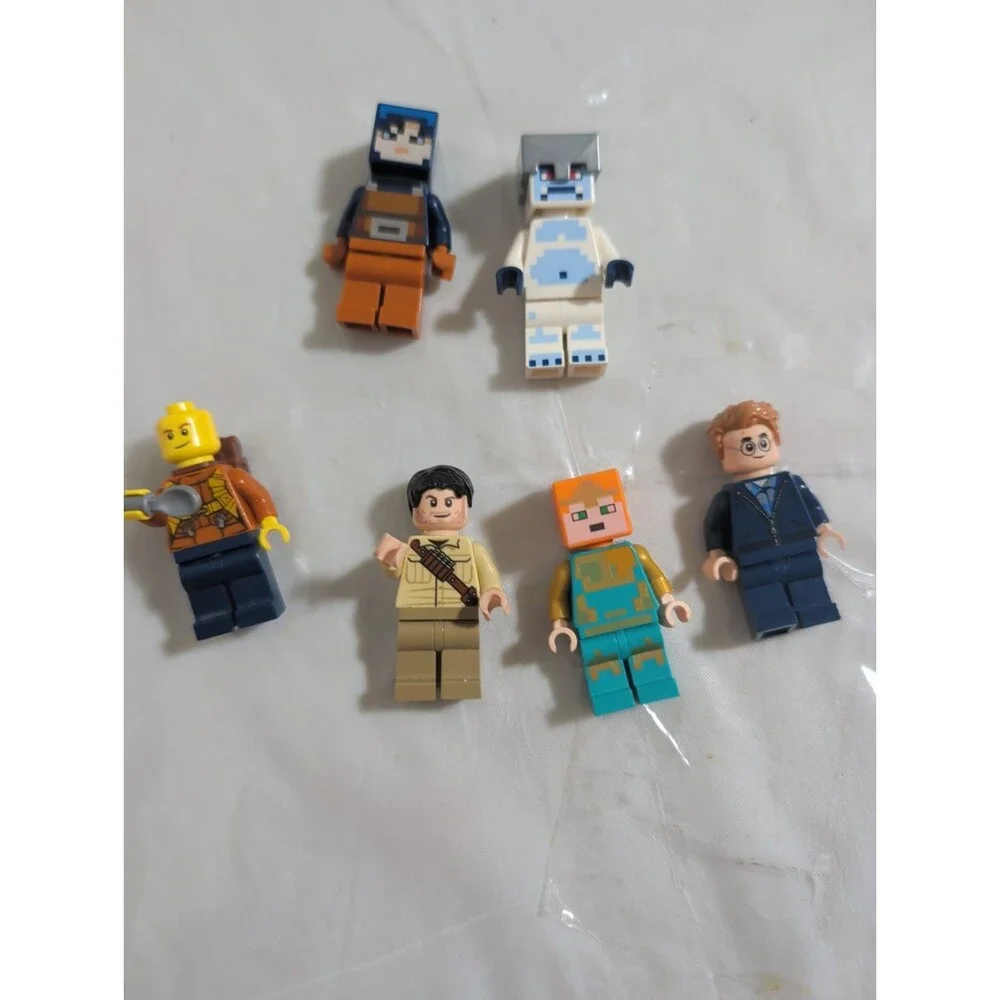 LEGO Minifigure Lot of 6  Mixed Characters, Assorted Colors, Plastic Random Figu